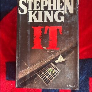 First edition Stephen King 'IT' Hardcover Book